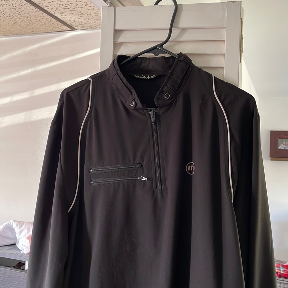 Travis Mathew pullover golf jacket size XL. Jacket is in great condition!